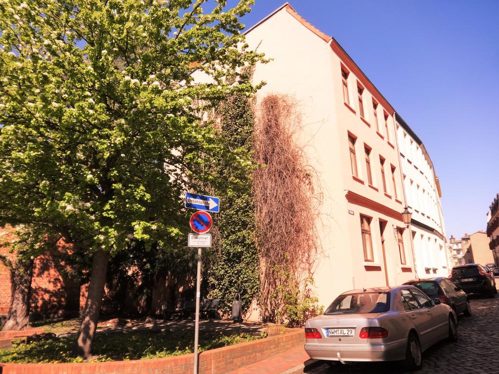 Ferienwohnung Am Alten Hafen Висмар Экстерьер фото